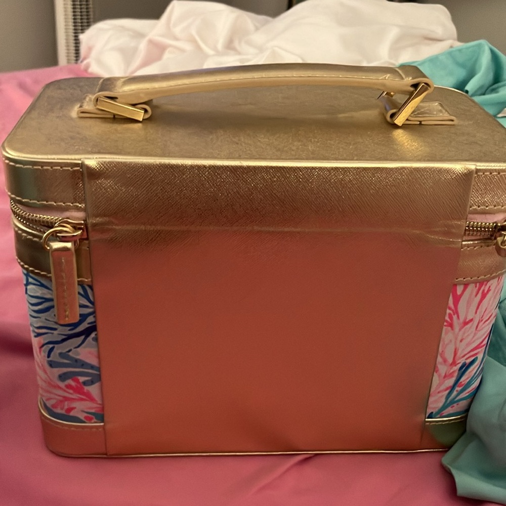 Lilly Pulitzer Makeup Traincase - Picture 4 of 4